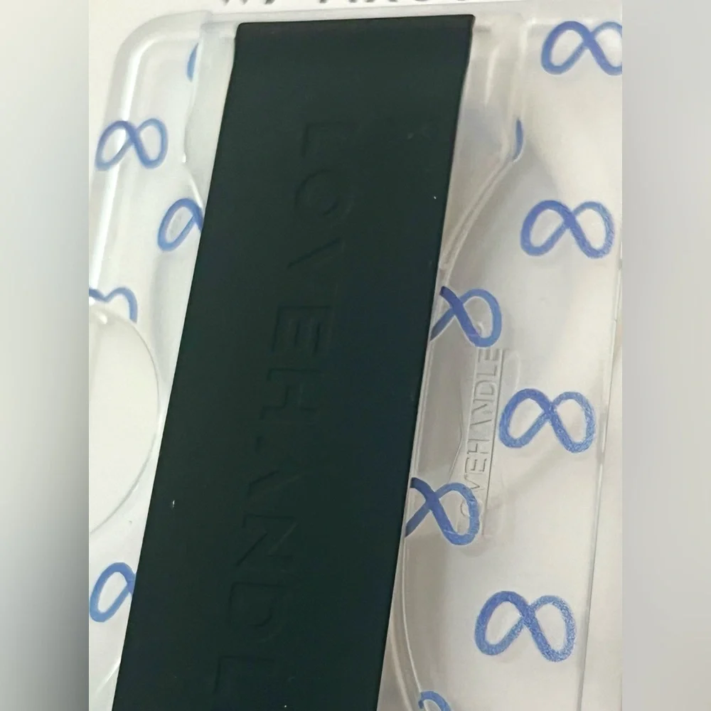 LoveHandle Black Phone Grip & Wrist Strap - New in package